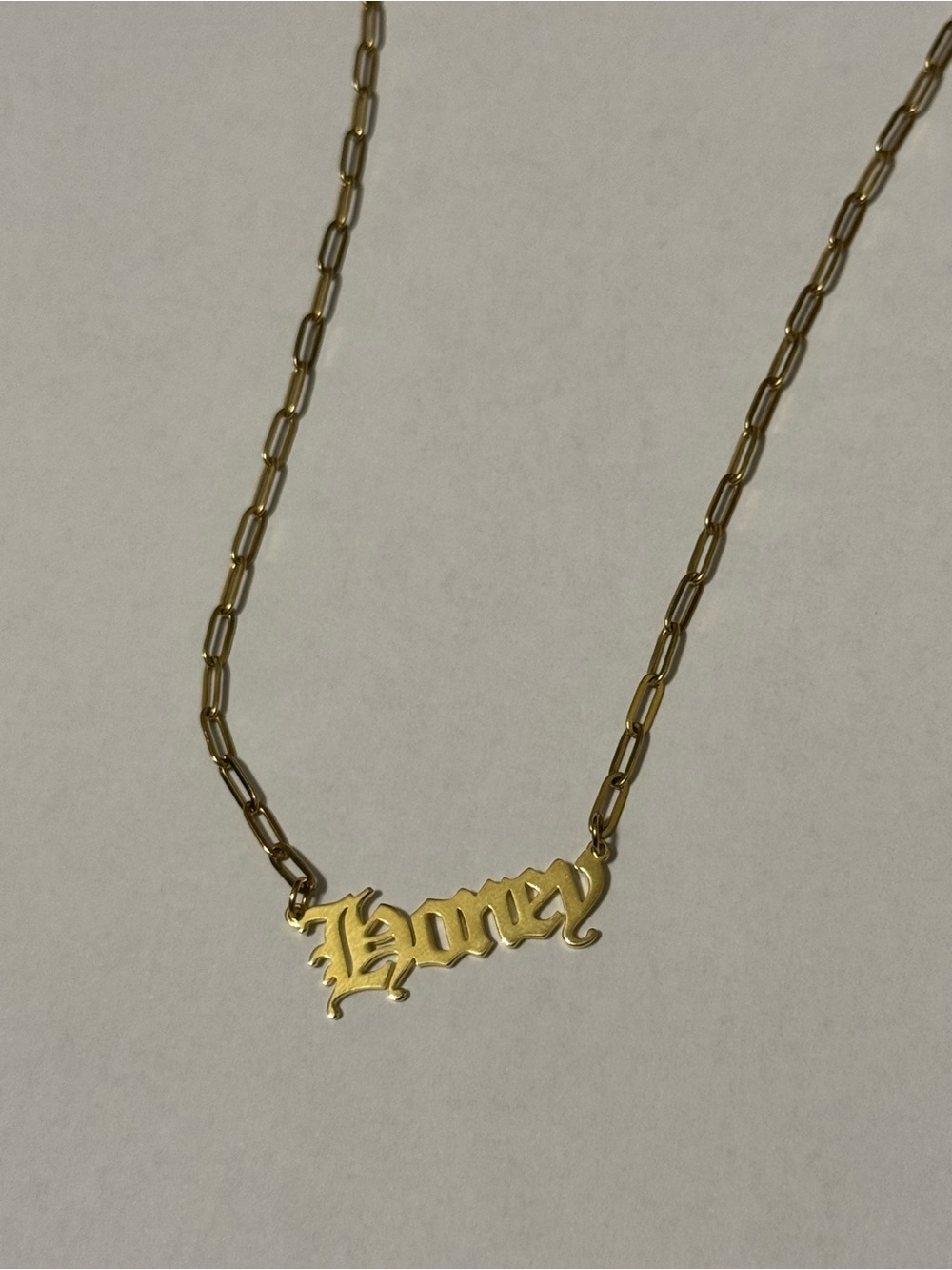 18k Gold Old English 'Honey' Nameplate Necklace with Paperclip Chain - Picture 4 of 6
